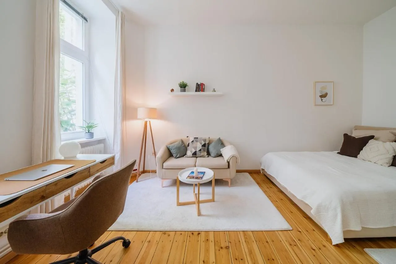 Cozy Home In Berlin Schoneberg - Perfect & Quiet Location